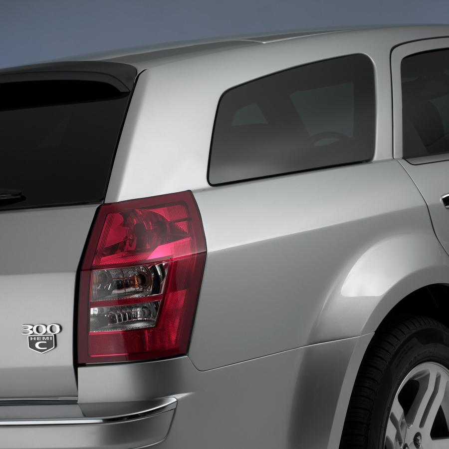  Chrysler 300C Touring 2005 года  (фото 38 из 44)